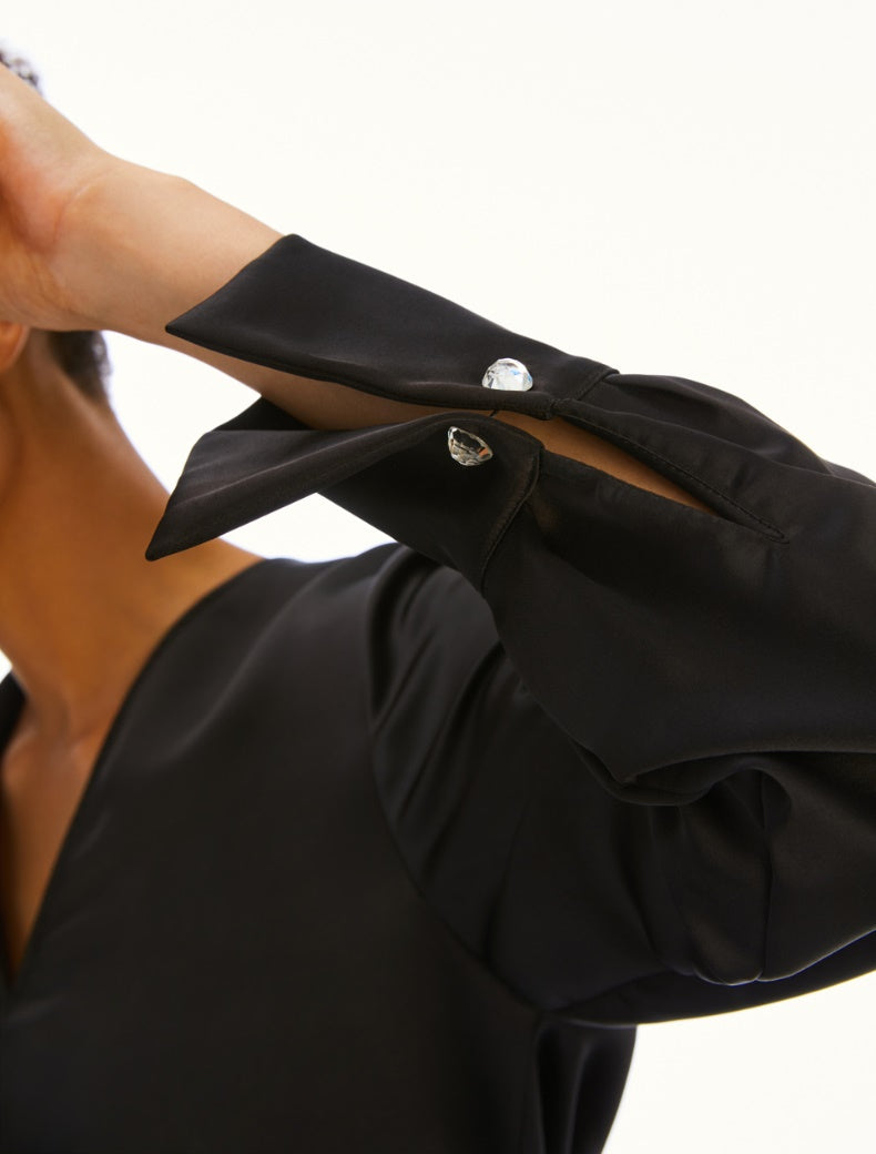 Pennyblak Blusa in raso con gemelli bijou